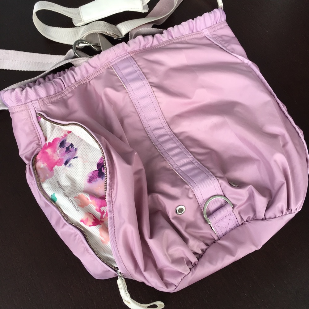 Lululemon Bliss Bag in rose quartz - Picture 5 of 8